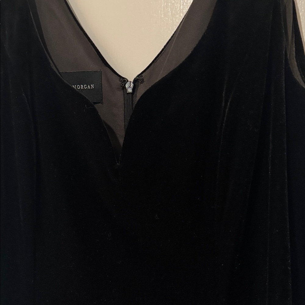 *New* Donna Morgan Sweetheart Neckline Black Velvet Dress Size 8